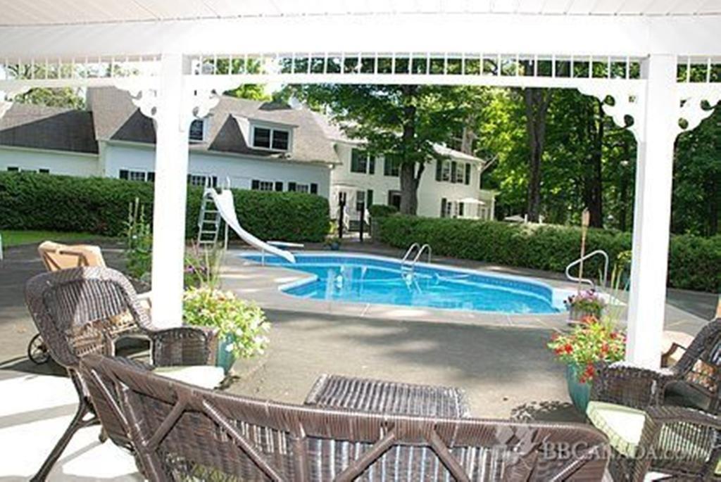 Domaine Les Boises Lee Farm S.A Bed & Breakfast Stanstead Exterior photo