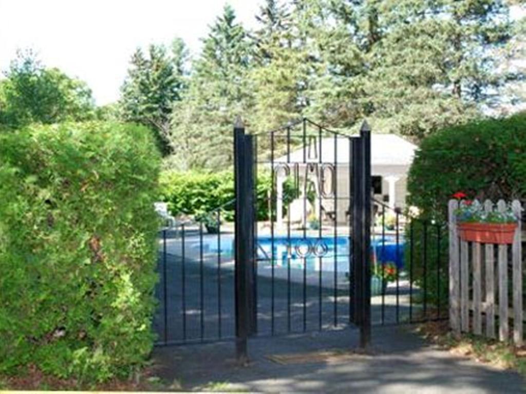 Domaine Les Boises Lee Farm S.A Bed & Breakfast Stanstead Exterior photo