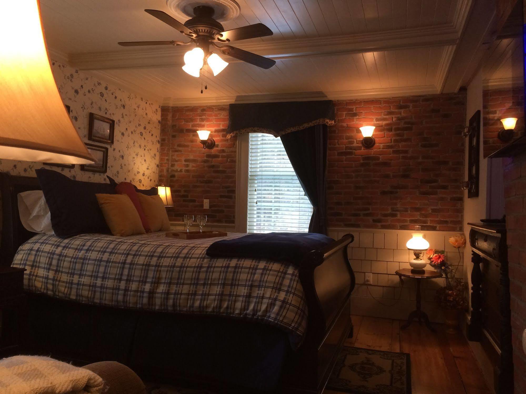 Domaine Les Boises Lee Farm S.A Bed & Breakfast Stanstead Exterior photo