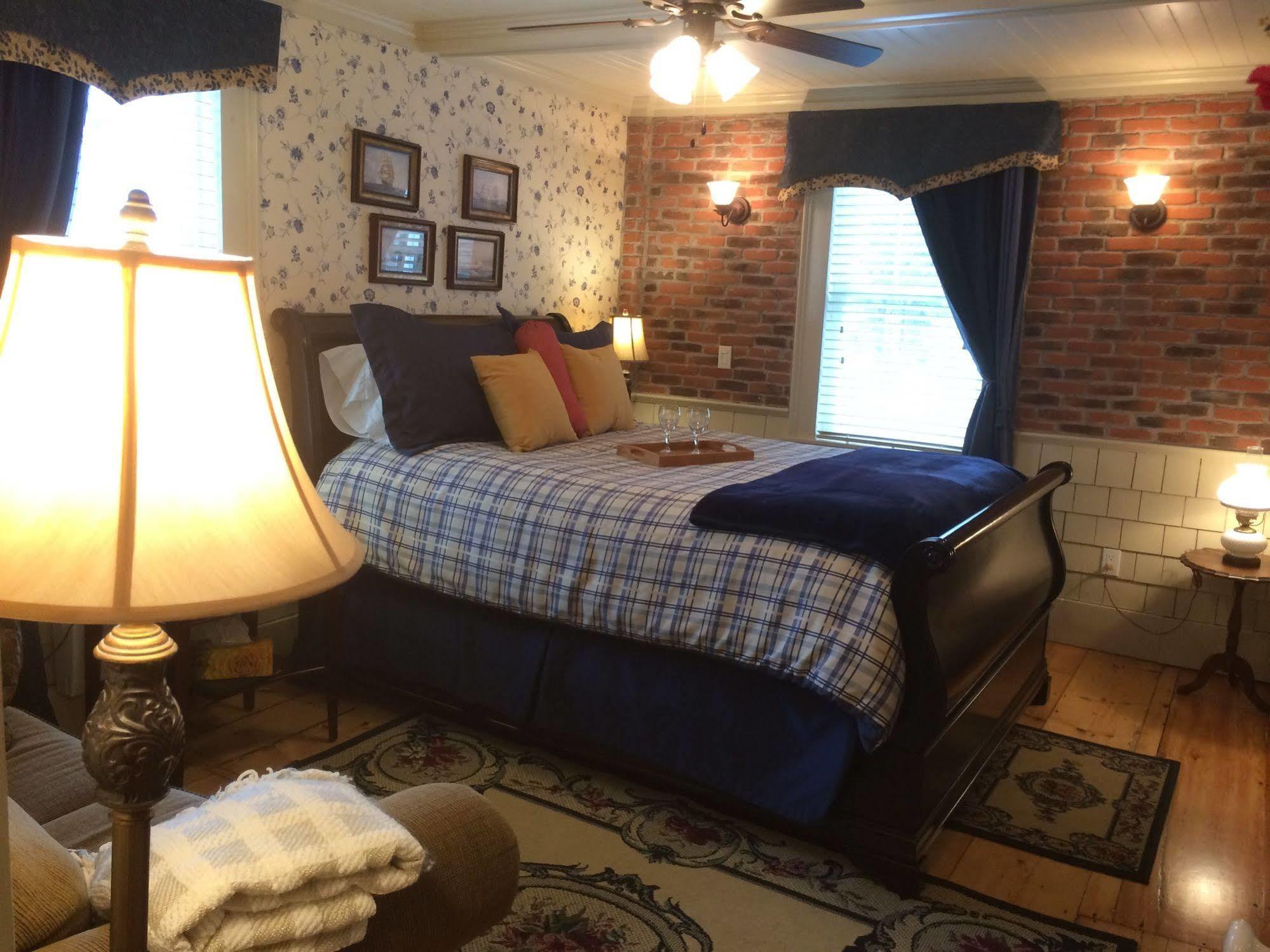 Domaine Les Boises Lee Farm S.A Bed & Breakfast Stanstead Exterior photo