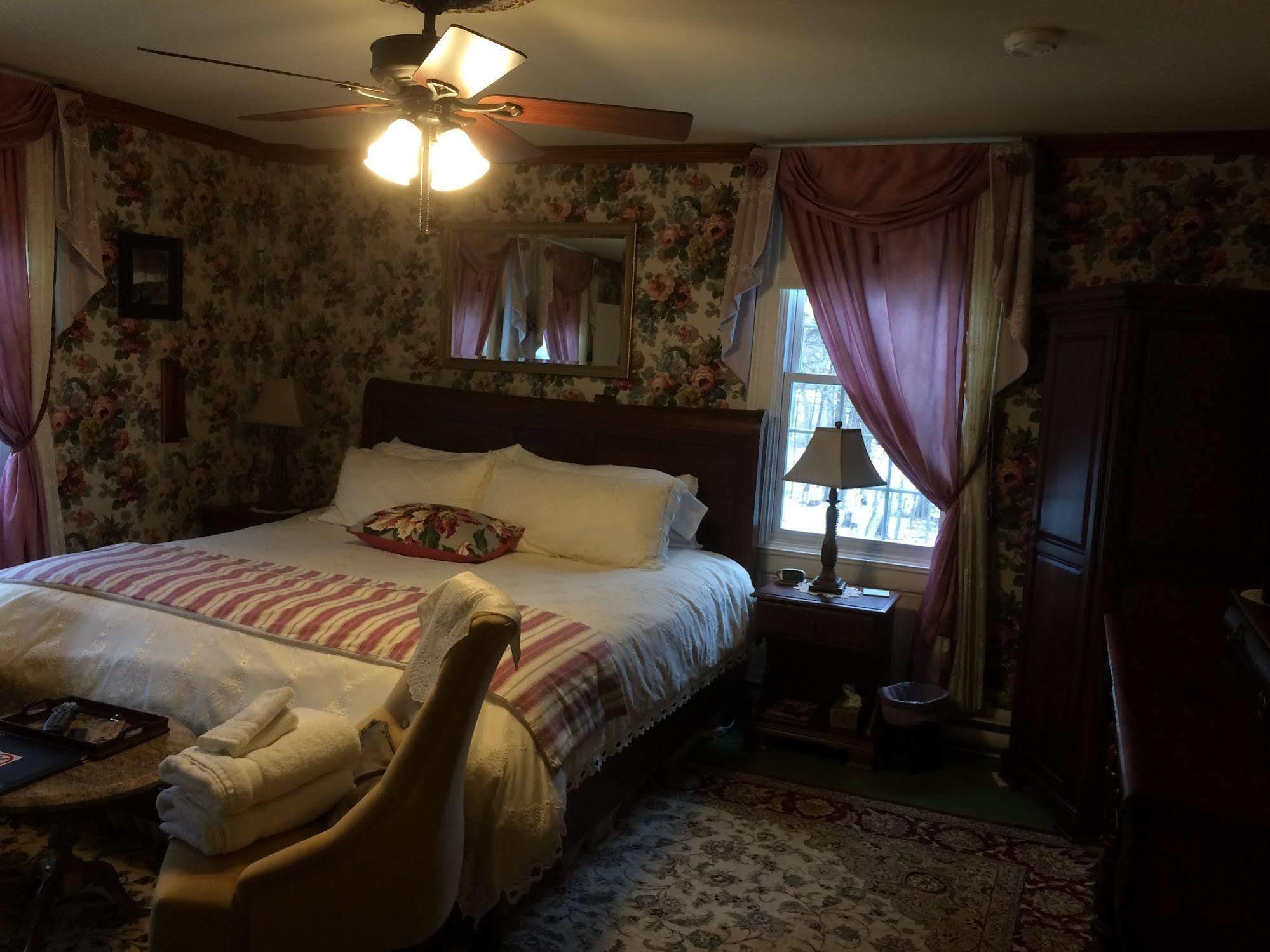 Domaine Les Boises Lee Farm S.A Bed & Breakfast Stanstead Exterior photo